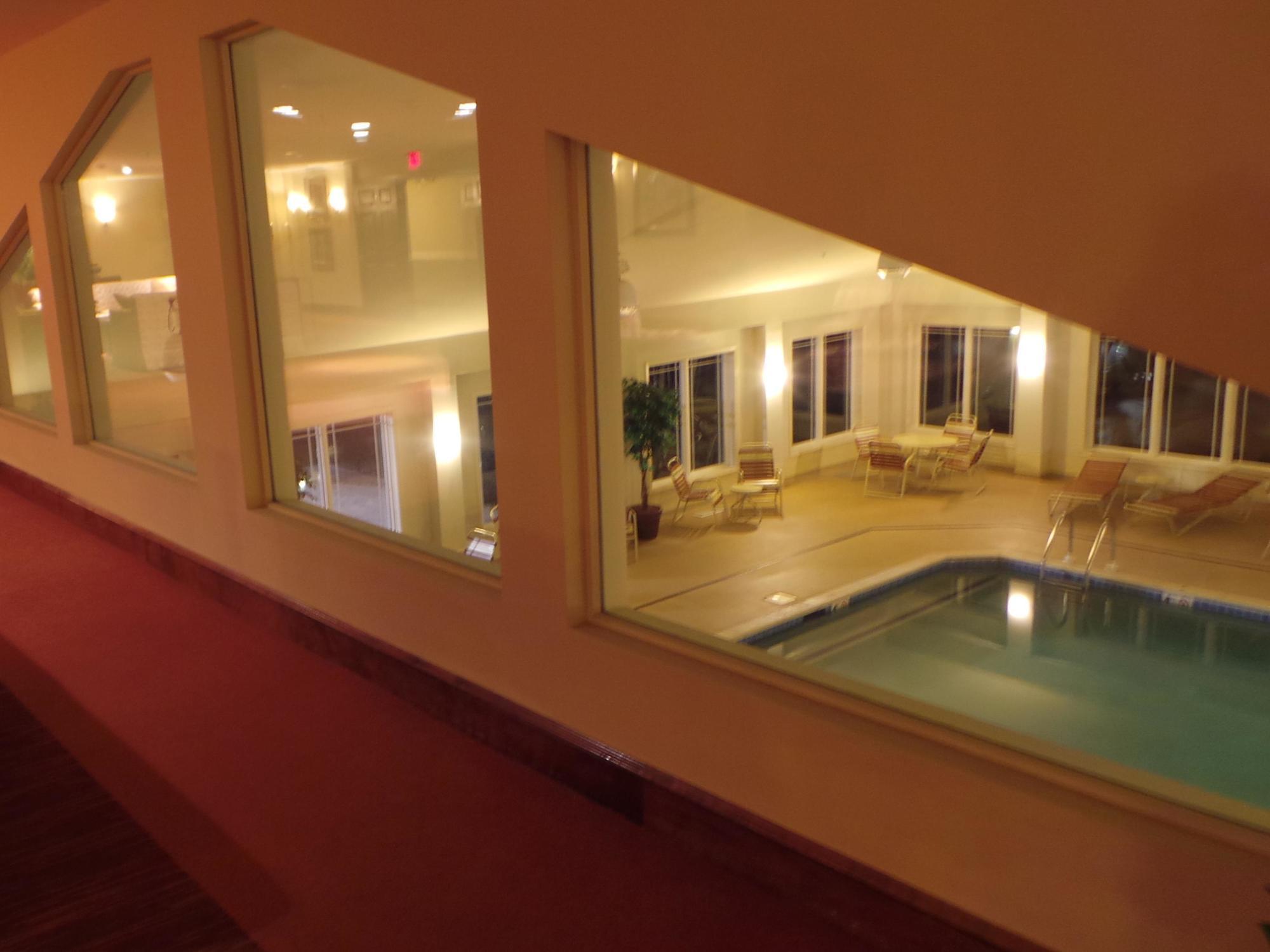 Berkshire Mountain Lodge Питсфийлд Екстериор снимка