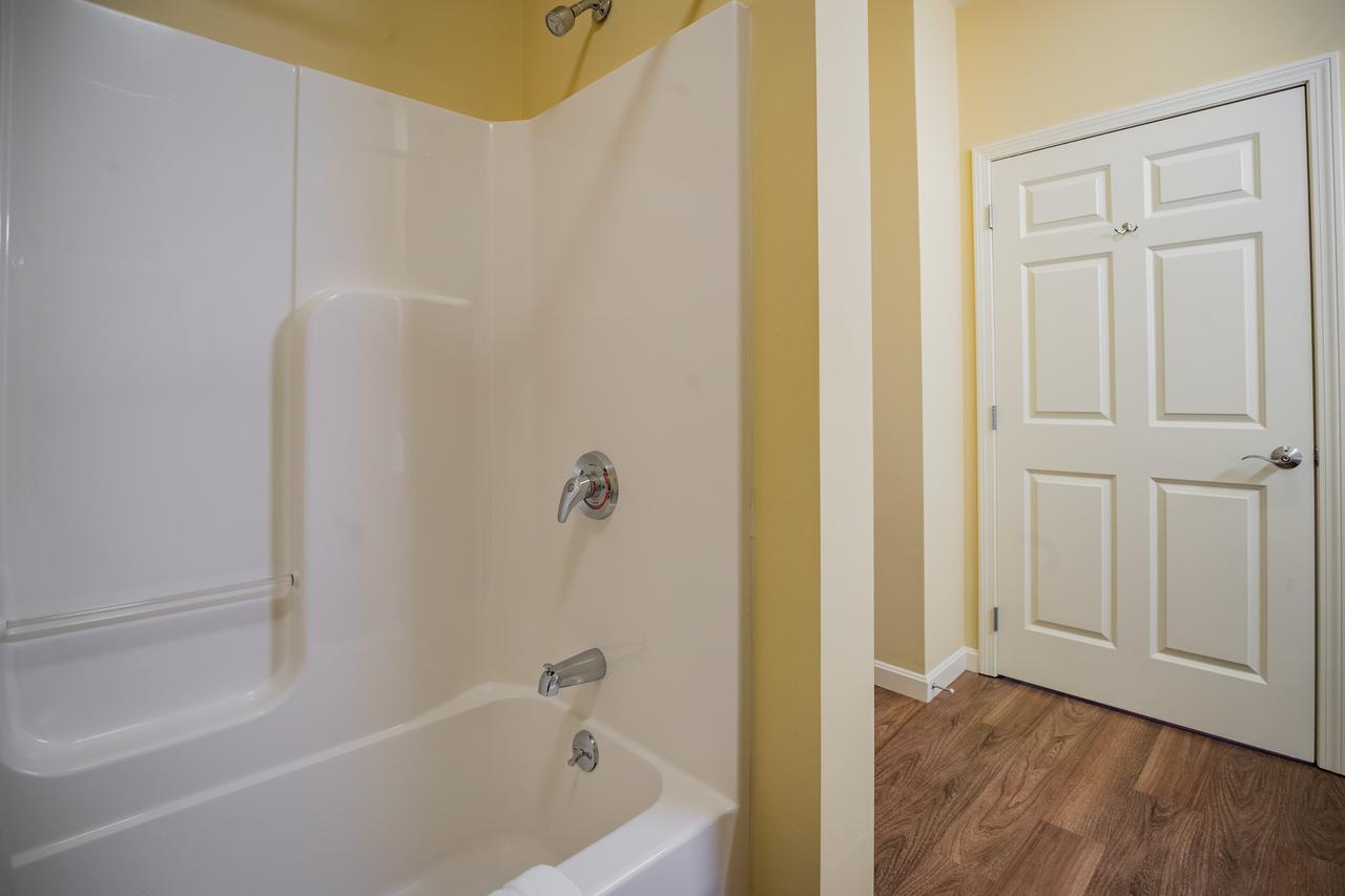 Berkshire Mountain Lodge Питсфийлд Екстериор снимка