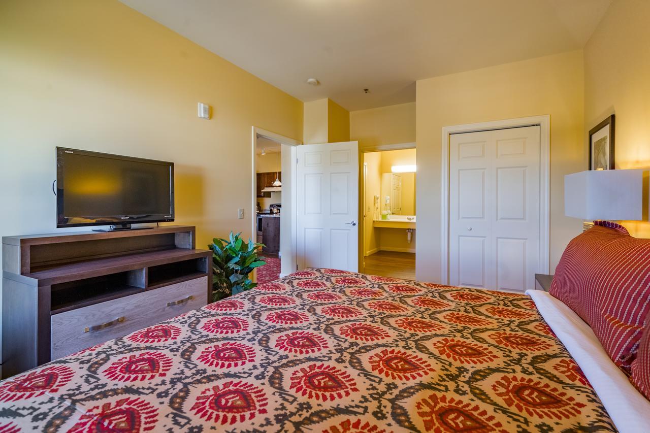 Berkshire Mountain Lodge Питсфийлд Екстериор снимка