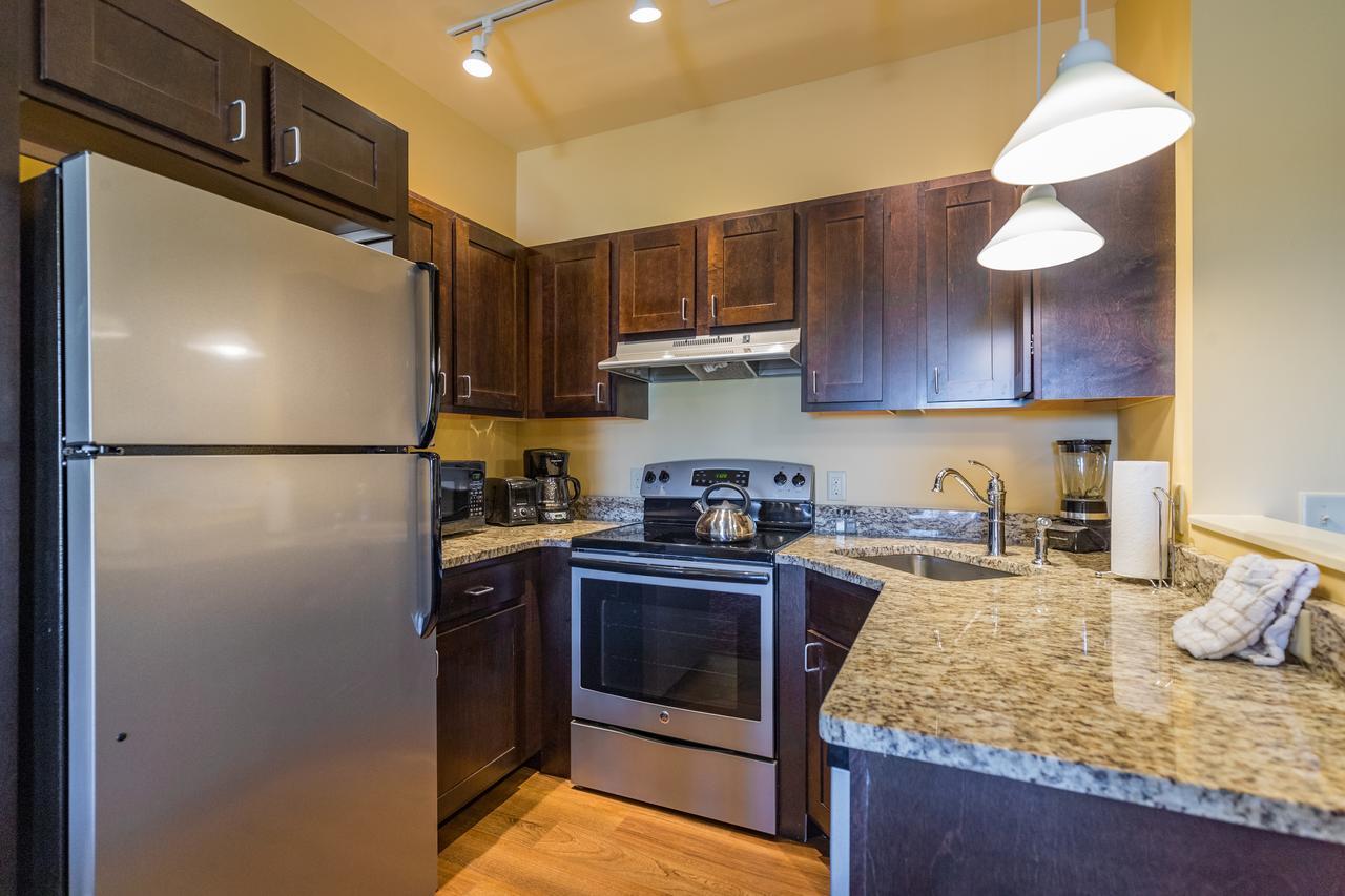 Berkshire Mountain Lodge Питсфийлд Екстериор снимка