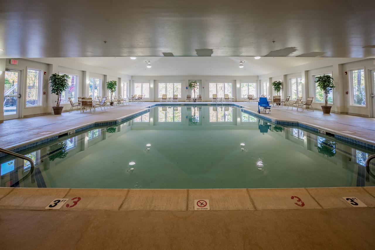 Berkshire Mountain Lodge Питсфийлд Екстериор снимка