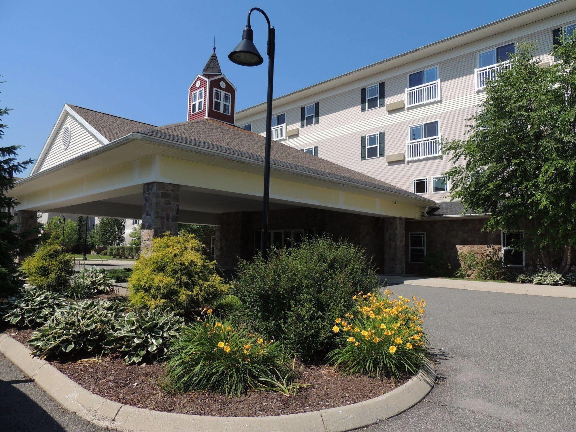 Berkshire Mountain Lodge Питсфийлд Екстериор снимка